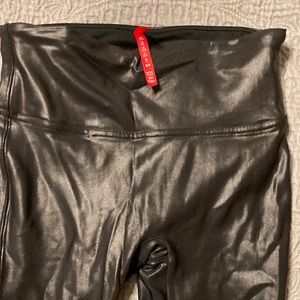 Size small SPANX faux leather leggings🔥